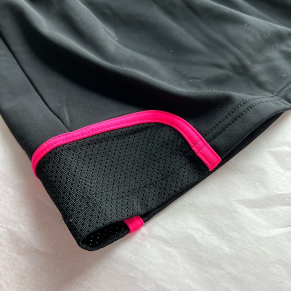 NIKE tennis skirt sz M 13” length EUC black hot pink mesh vents soft lining - Picture 4 of 11